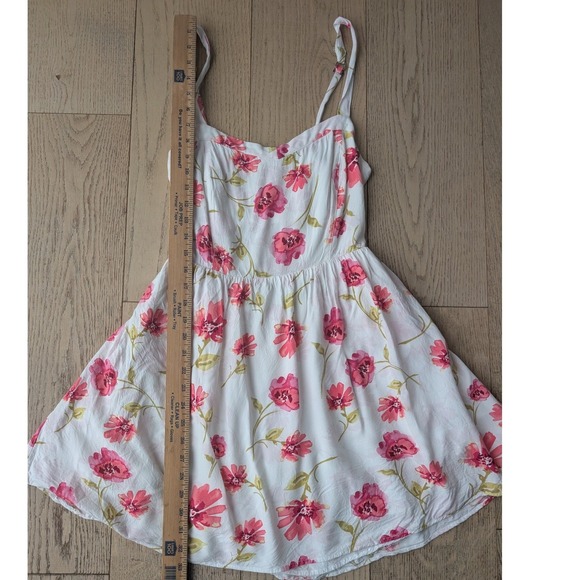 Garage White Pink Floral Mini Dress Smocked Back Cutout Sundress Medium - Picture 3 of 9